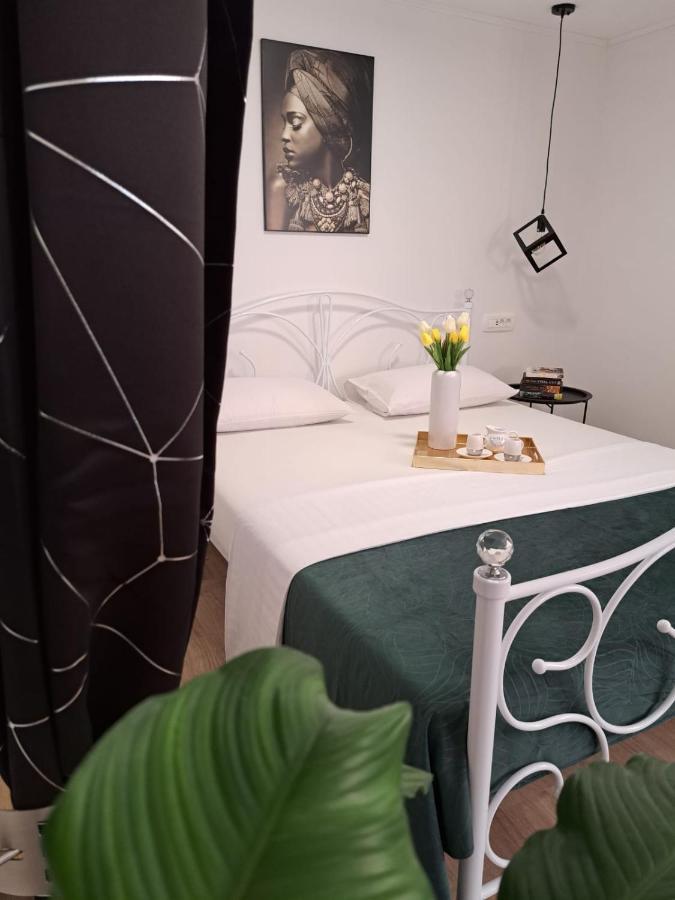 Studio Apartman Maris Apartment Zadar Exterior photo